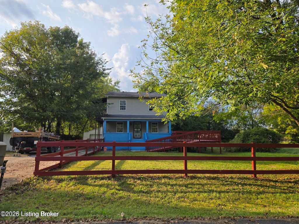 Photo of 4534 Lake Dreamland Rd, Louisville, KY 40216 (MLS # 1714817)