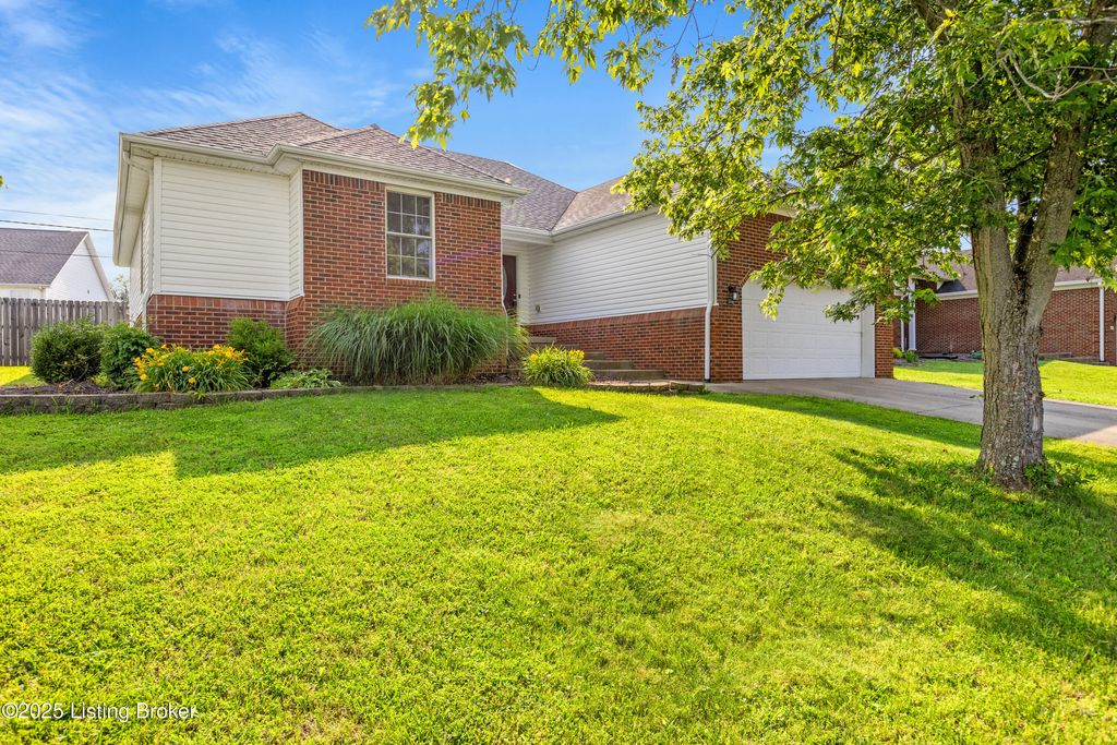 Photo of 508 Harlan Dr, Nicholasville, KY 40356 (MLS # 1714822)