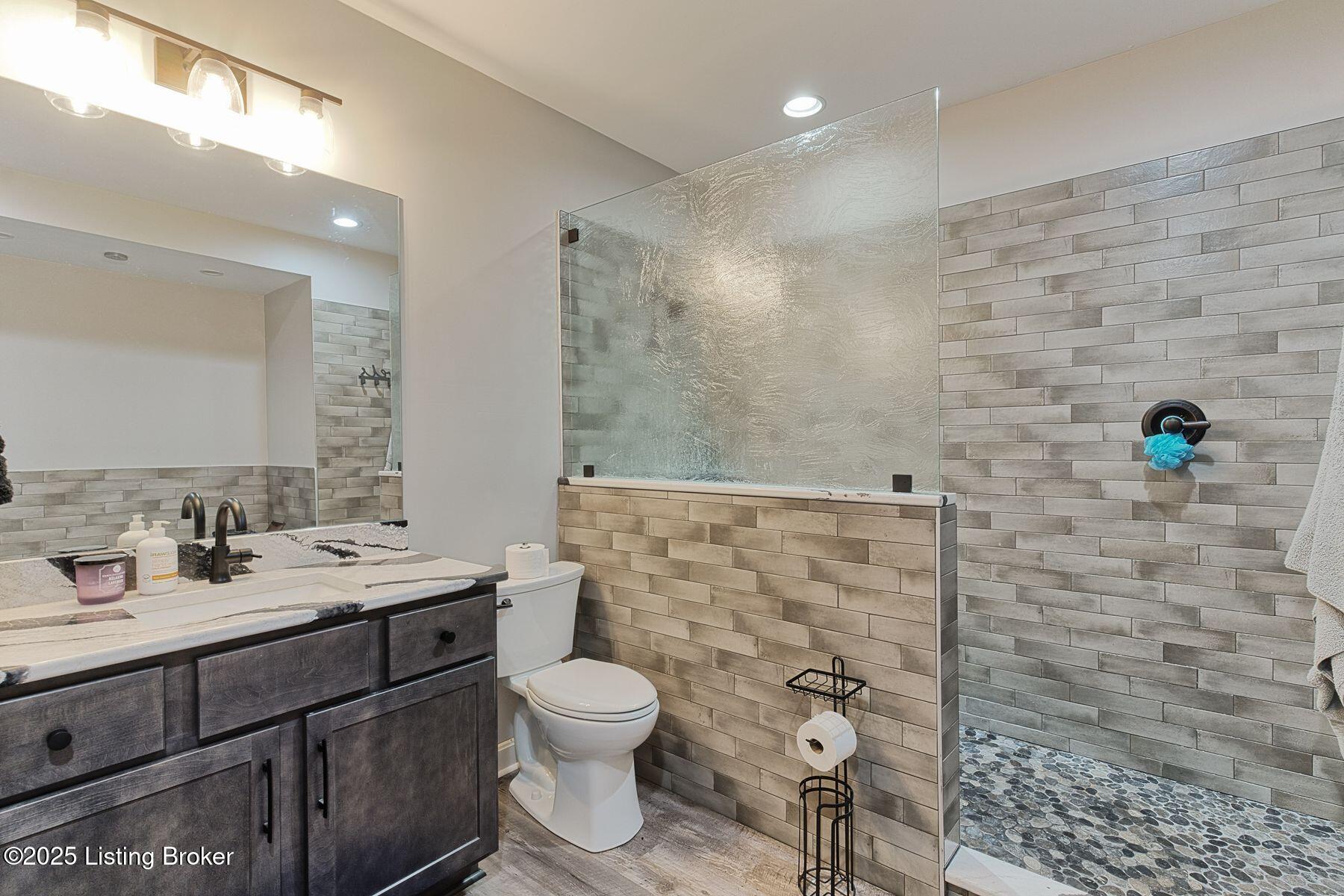 1206 Helm Place Ln, Louisville, Kentucky image 42