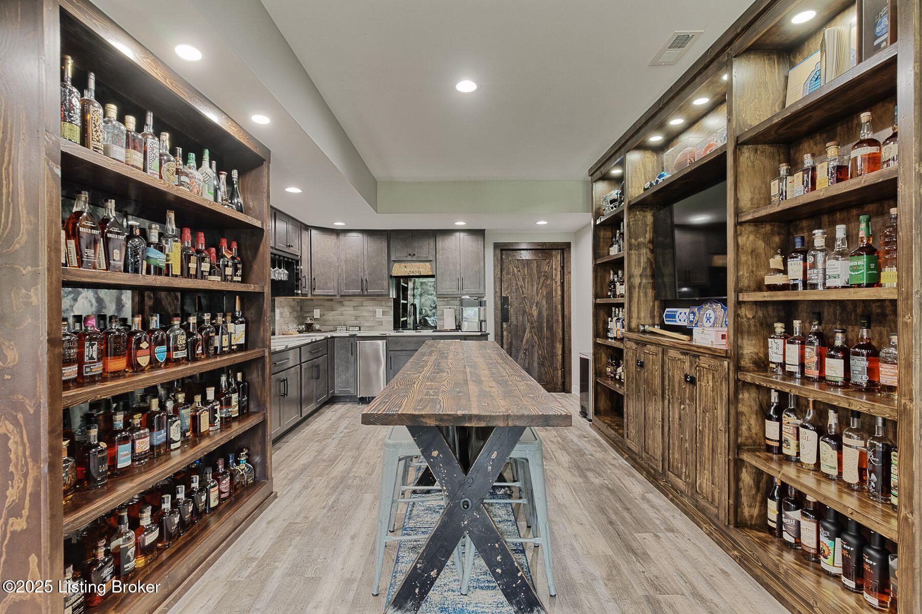 1206 Helm Place Ln, Louisville, Kentucky image 4