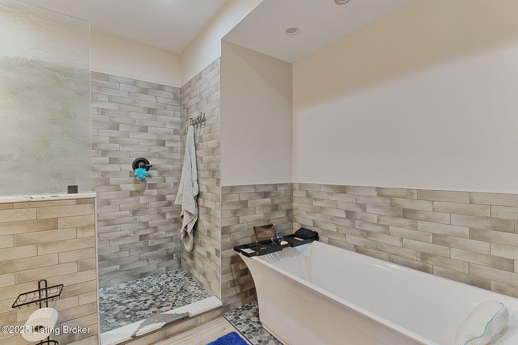 1206 Helm Place Ln, Louisville, Kentucky image 41