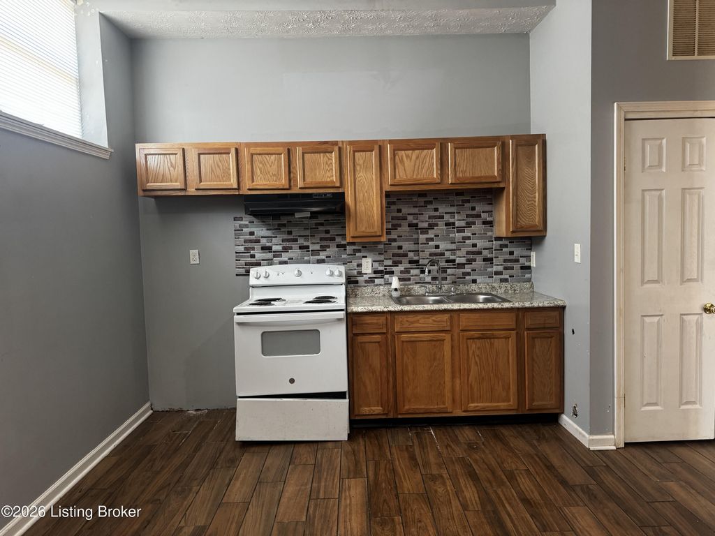 Photo of 3801 River Park Dr, Louisville, KY 40211 (MLS # 1712995)