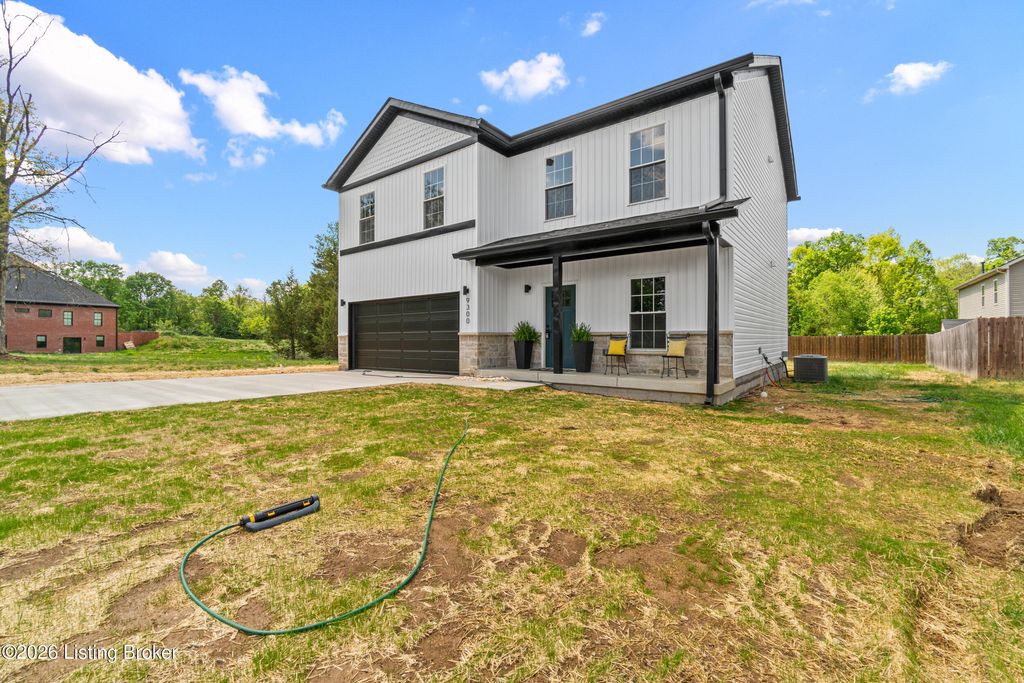 Photo of 9300 River Trail Dr, Louisville, KY 40229 (MLS # 1715519)