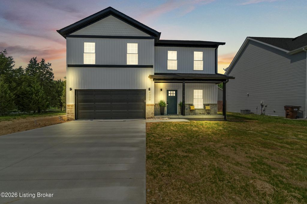 Photo of 9300 River Trail Dr, Louisville, KY 40229 (MLS # 1715519)