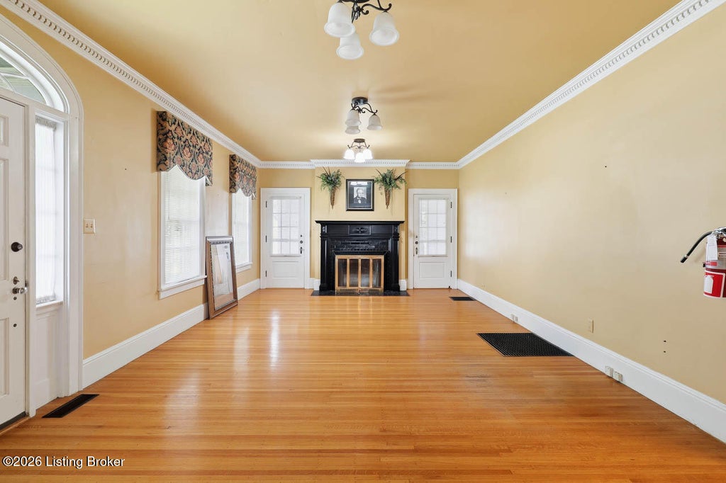 Photo of 306 W Dixie Ave, Elizabethtown, KY 42701 (MLS # 1720301)