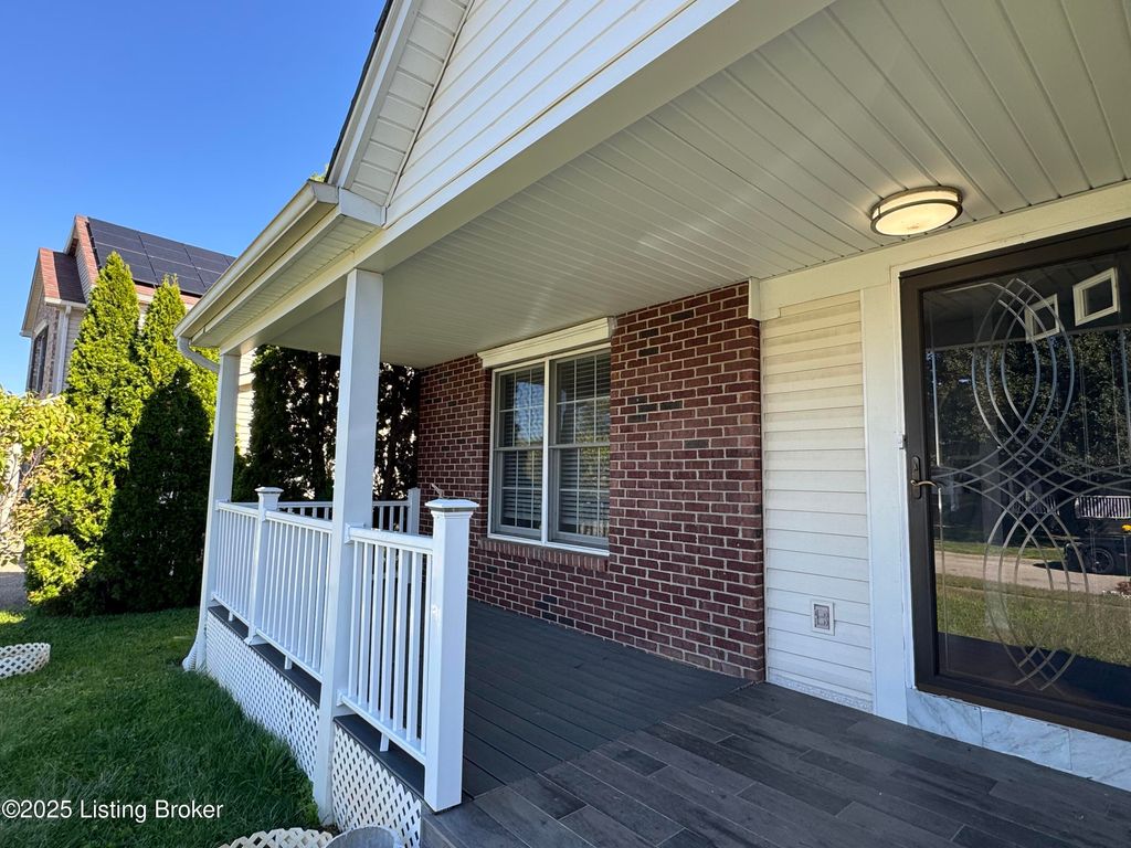 Photo of 4309 Harvest Moon Dr, Louisville, KY 40218 (MLS # 1706957)