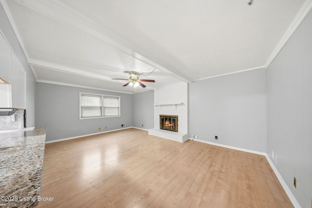 Photo of 6802 Chepstow Ct, Louisville, KY 40207 (MLS # 1705265)