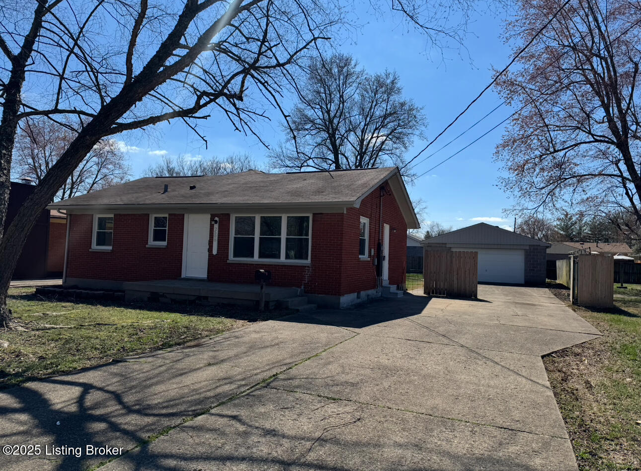 2508 Martin Ave, Louisville, Pennsylvania image 1