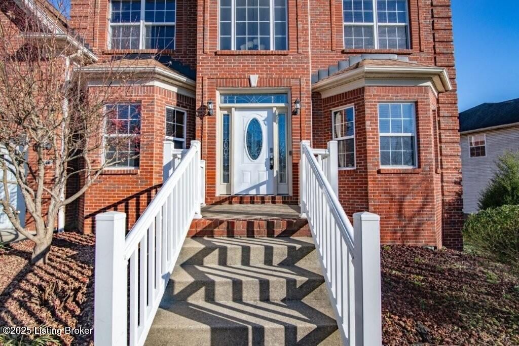 Photo of 340 Vineland Place Dr, Vine Grove, KY 40175 (MLS # 1704607)