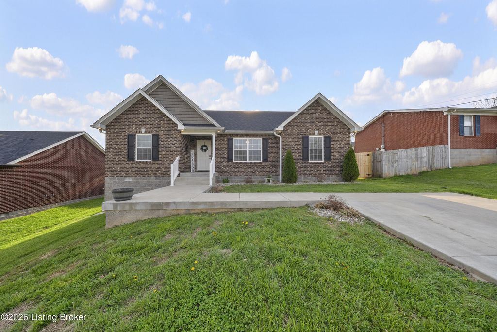 Photo of 407 Susannah Ave, Bardstown, KY 40004 (MLS # 1720819)
