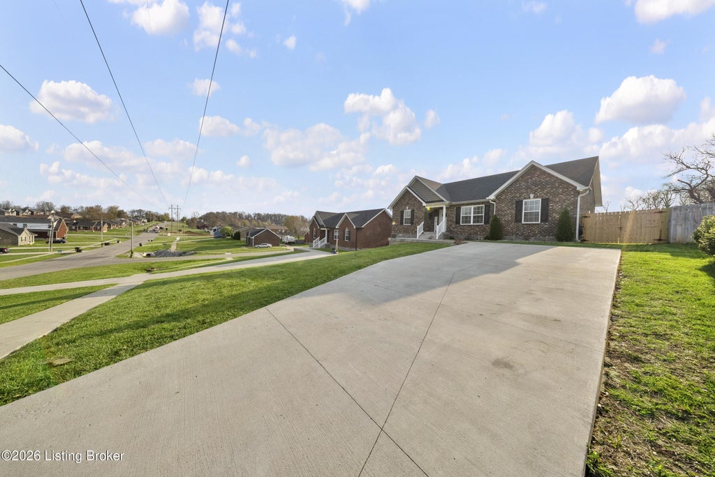 Photo of 407 Susannah Ave, Bardstown, KY 40004 (MLS # 1720819)