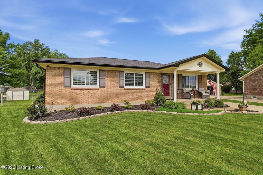 Photo of 8104 Tonya Ct, Louisville, KY 40214 (MLS # 1718848)