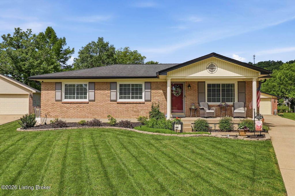 Photo of 8104 Tonya Ct, Louisville, KY 40214 (MLS # 1718848)