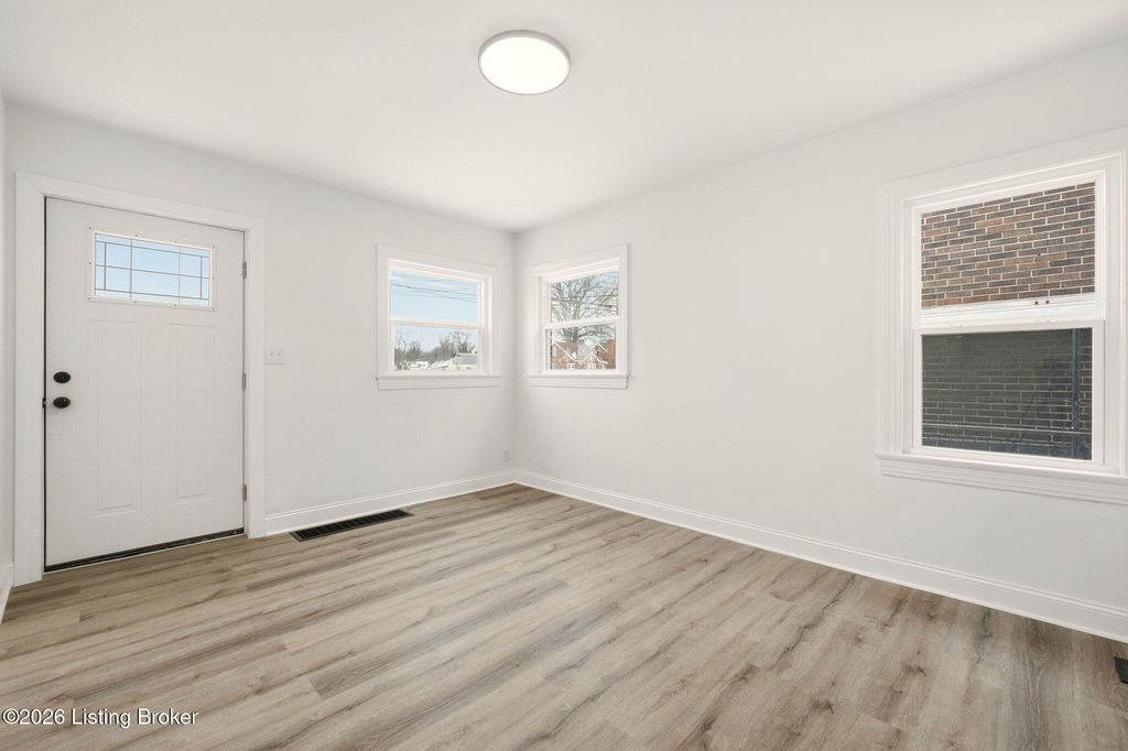 Photo of 3209 Taylor Blvd, Louisville, KY 40215 (MLS # 1708302)