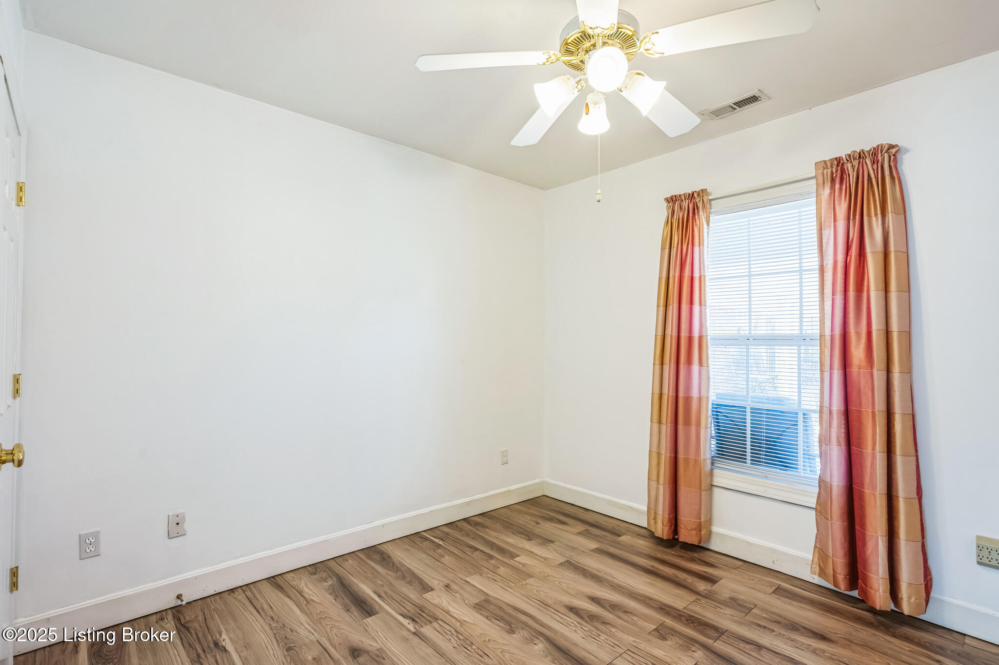 8501 Applegate Village Dr, Louisville, Kentucky image 6