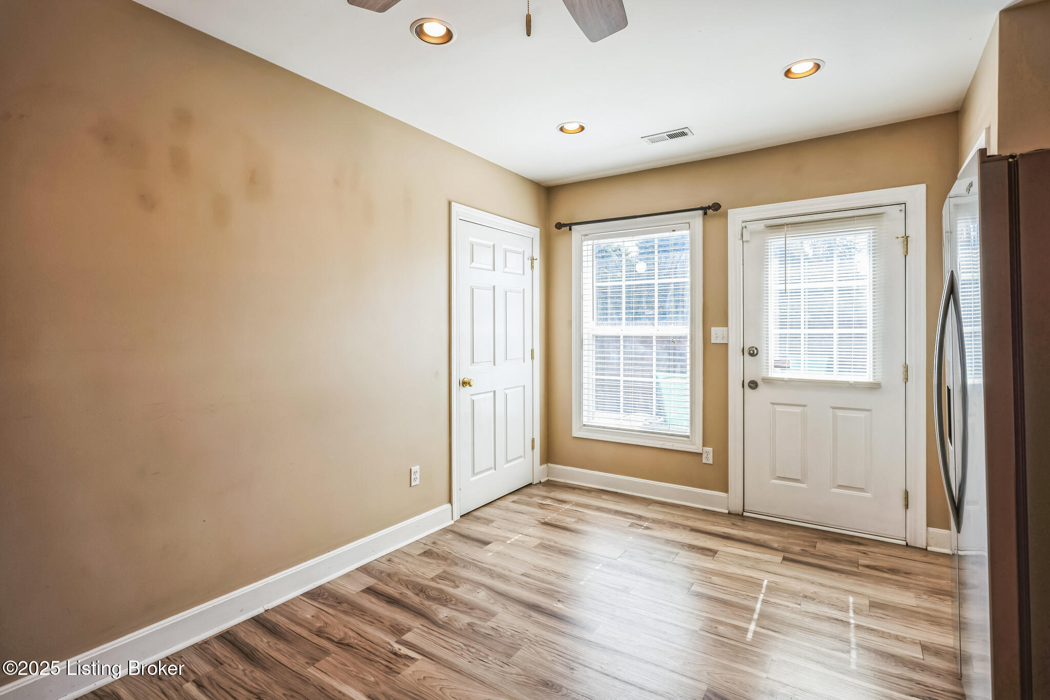 8501 Applegate Village Dr, Louisville, Kentucky image 3