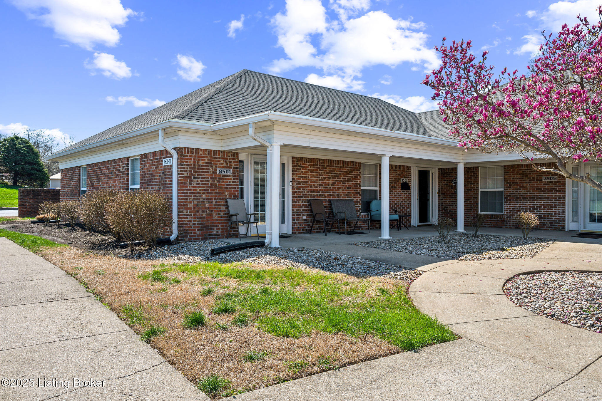 8501 Applegate Village Dr, Louisville, Kentucky image 1