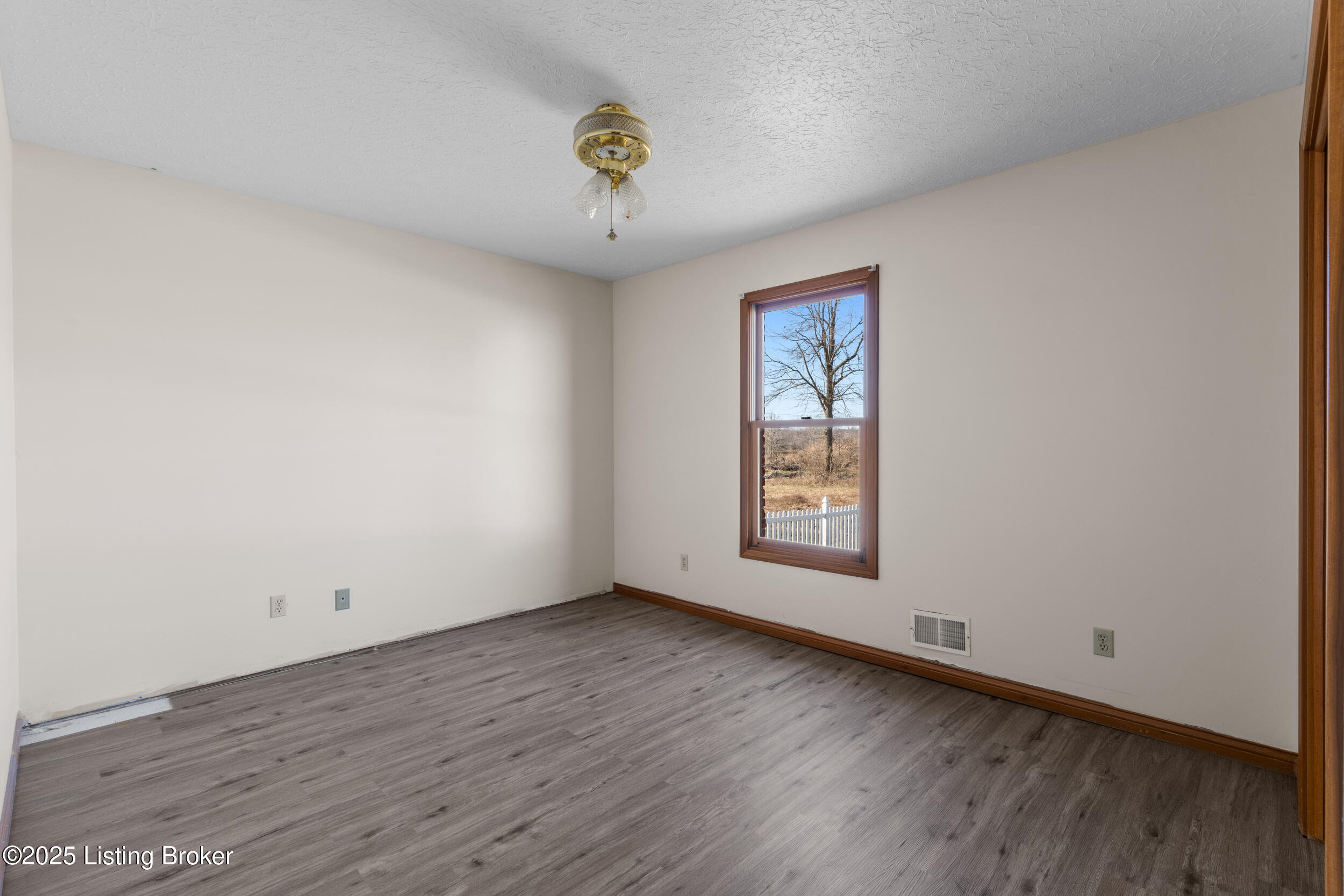 595 Centerview Dr, Shepherdsville, Kentucky image 27