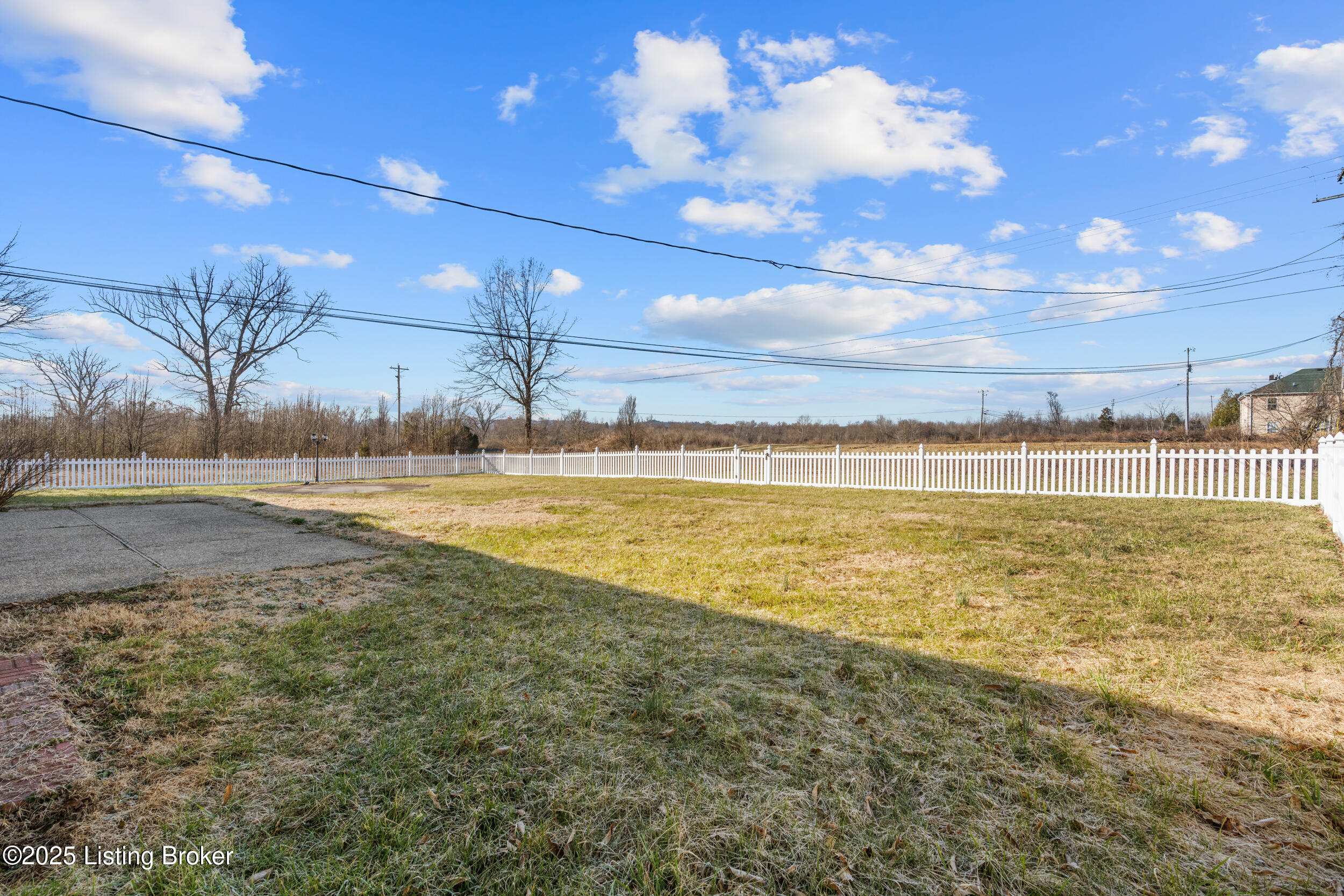 595 Centerview Dr, Shepherdsville, Kentucky image 8