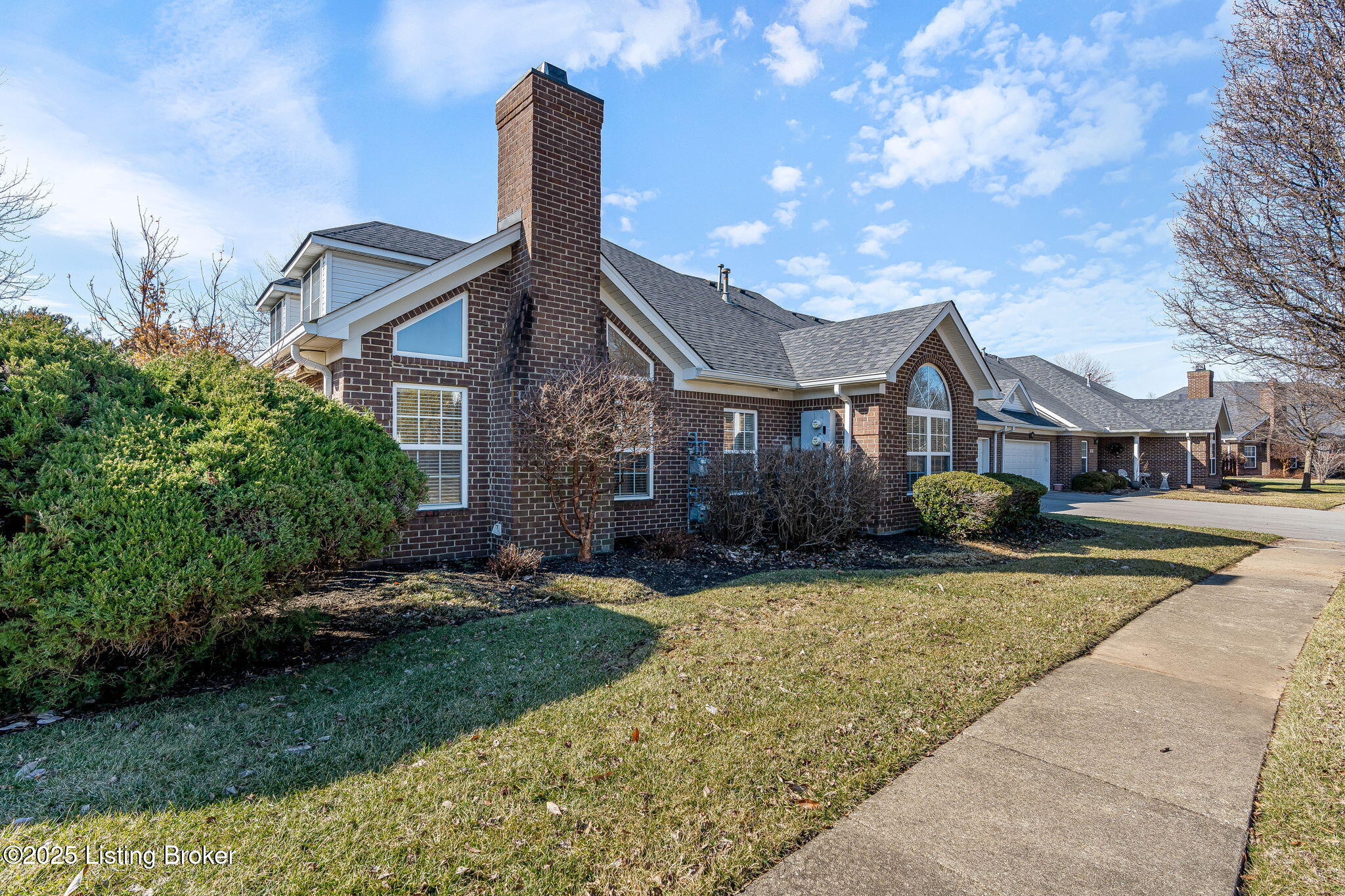 9831 Spring Gate Dr, Louisville, Kentucky image 35