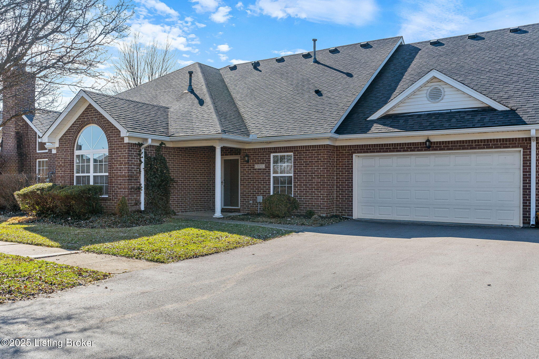 9831 Spring Gate Dr, Louisville, Kentucky image 3