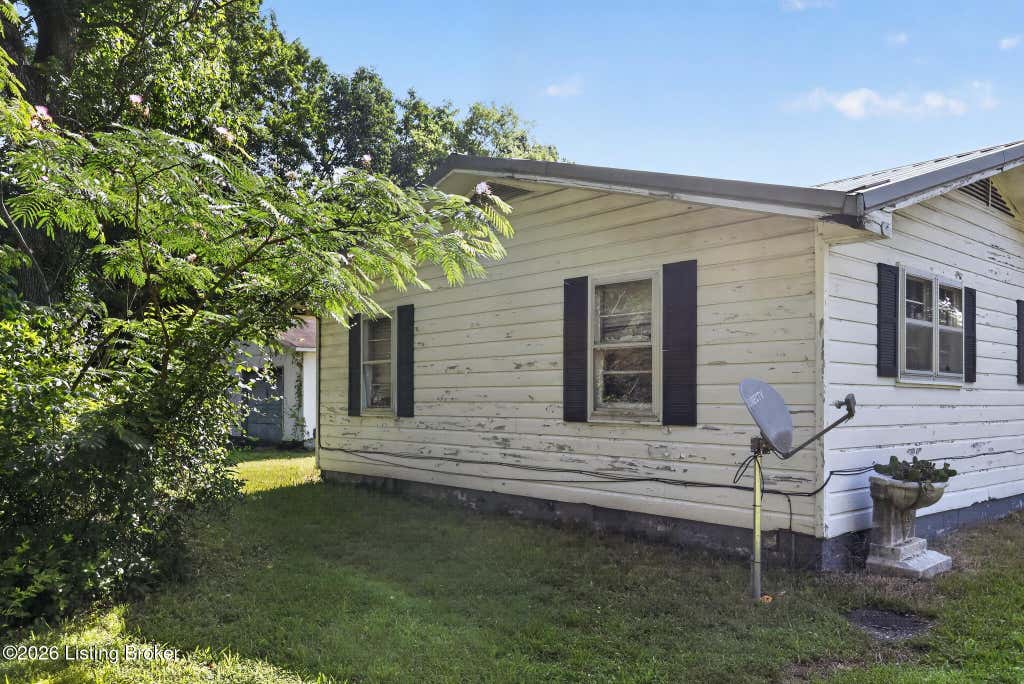 Photo of 3834 Cook St, Paducah, KY 42003 (MLS # 1722160)