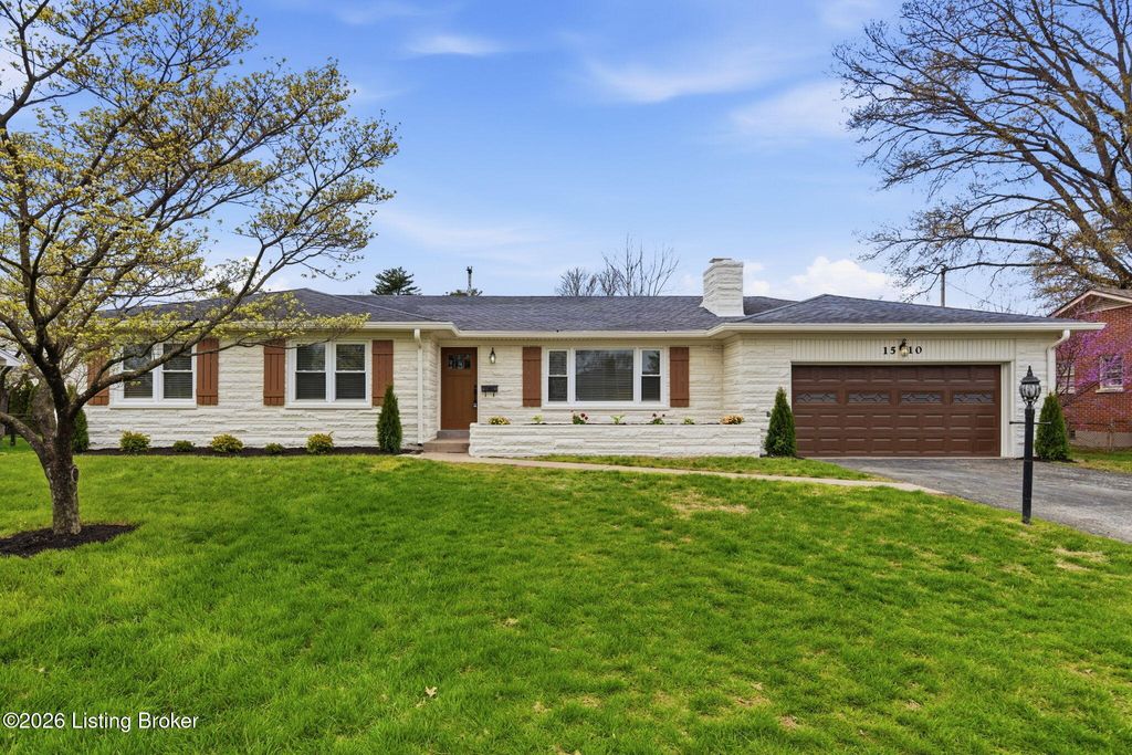 Photo of 1510 Vivian Ln, Louisville, KY 40205 (MLS # 1712917)