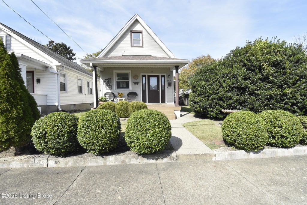 Photo of 665 Lynn St, Louisville, KY 40217 (MLS # 1732959)