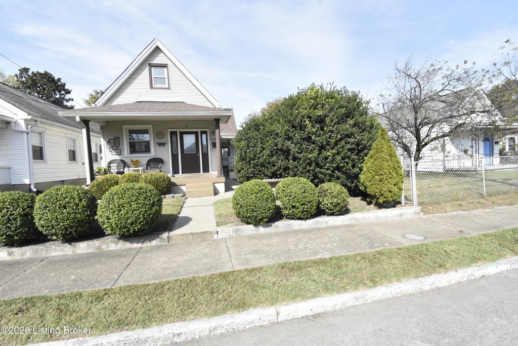 Photo of 665 Lynn St, Louisville, KY 40217 (MLS # 1732959)