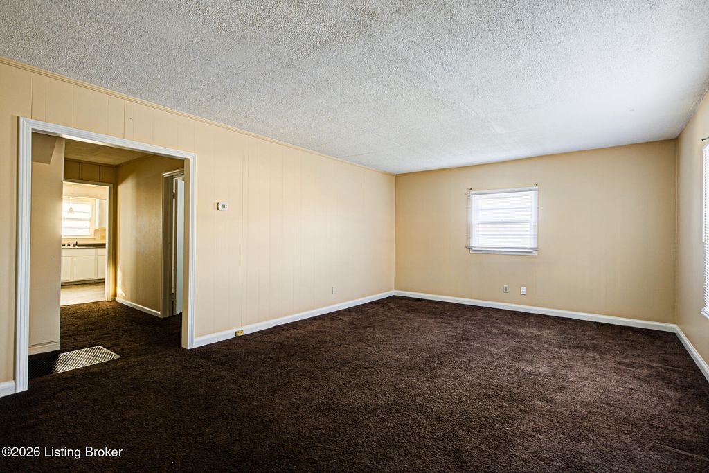 Photo of 1308 Chestnut St, Shelbyville, KY 40065 (MLS # 1706271)