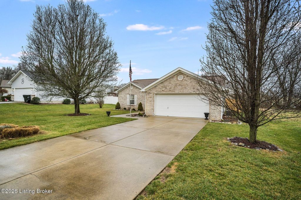 Photo of 181 Shawnee Cir, Mt Washington, KY 40047 (MLS # 1707221)