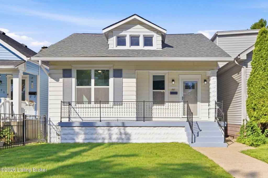 Photo of 1917 Woodbourne Ave, Louisville, KY 40205 (MLS # 1721415)
