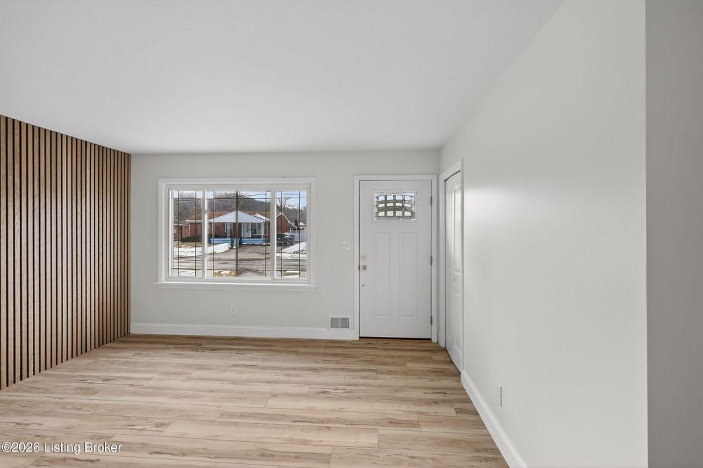 Photo of 7613 Lesane Dr, Louisville, KY 40214 (MLS # 1716267)