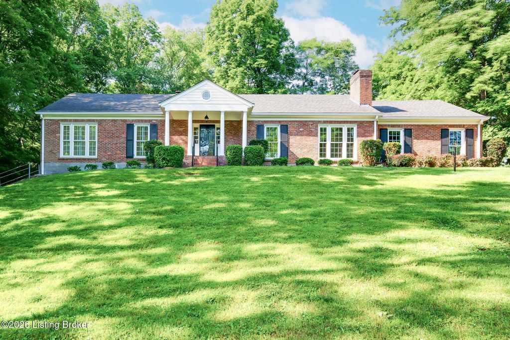 Photo of 427 Twinbrook Rd, Louisville, KY 40207 (MLS # 1717851)