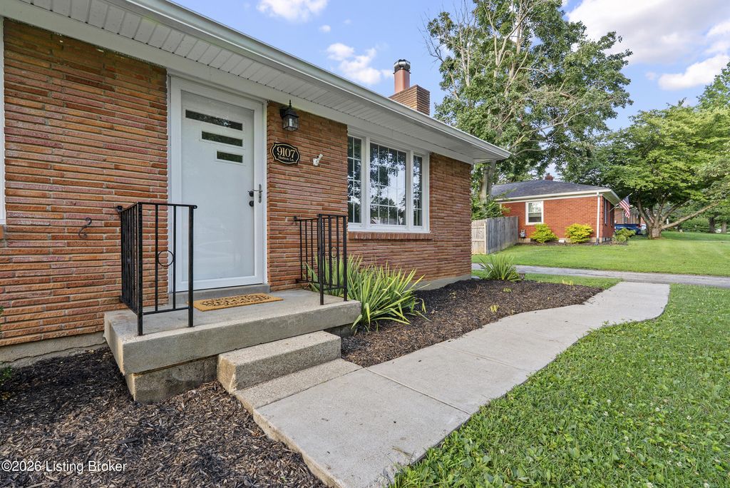 Photo of 9107 Hudson Ln, Louisville, KY 40291 (MLS # 1723328)