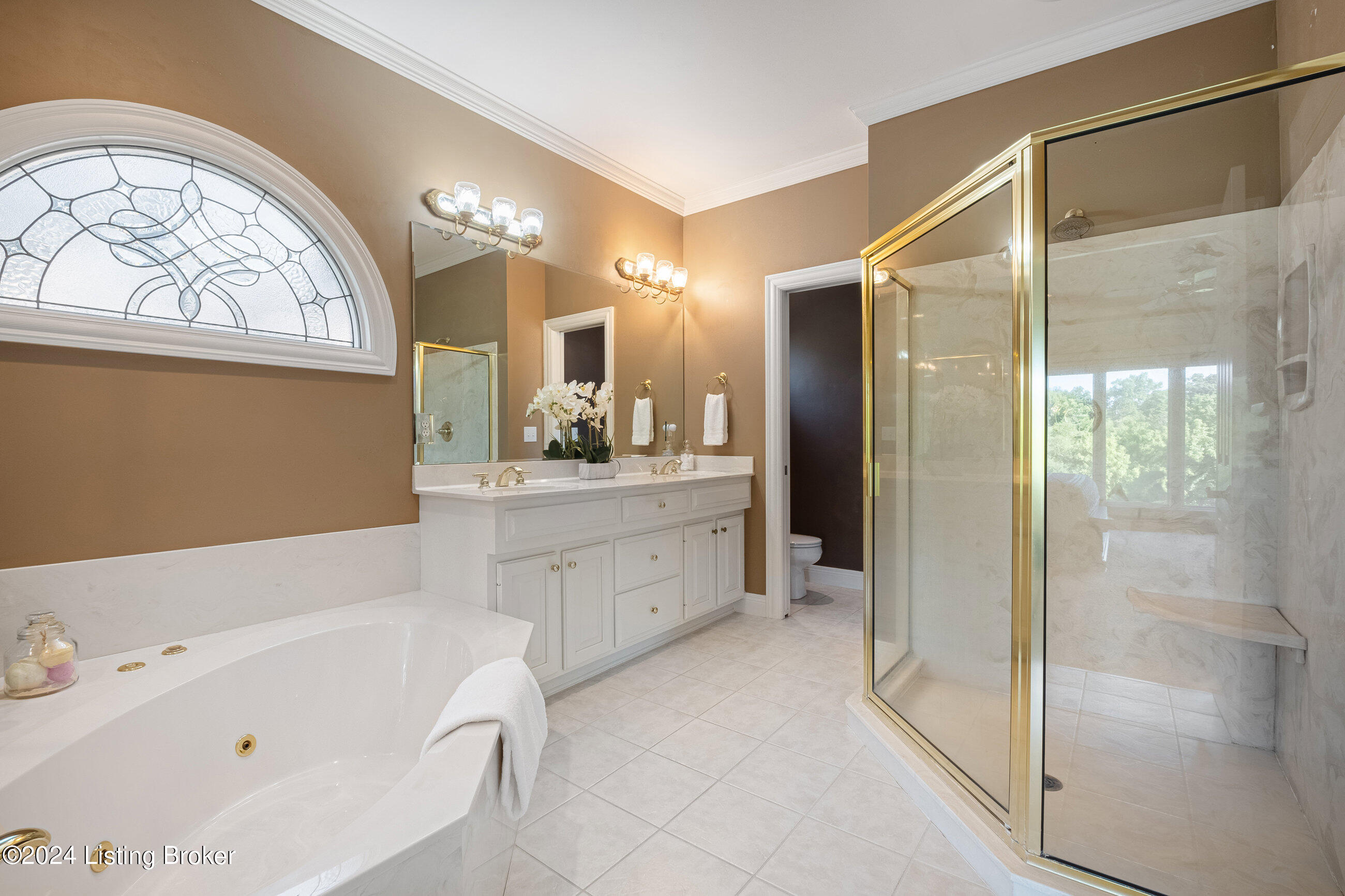14702 Forest Oaks Dr, Louisville, Kentucky image 8