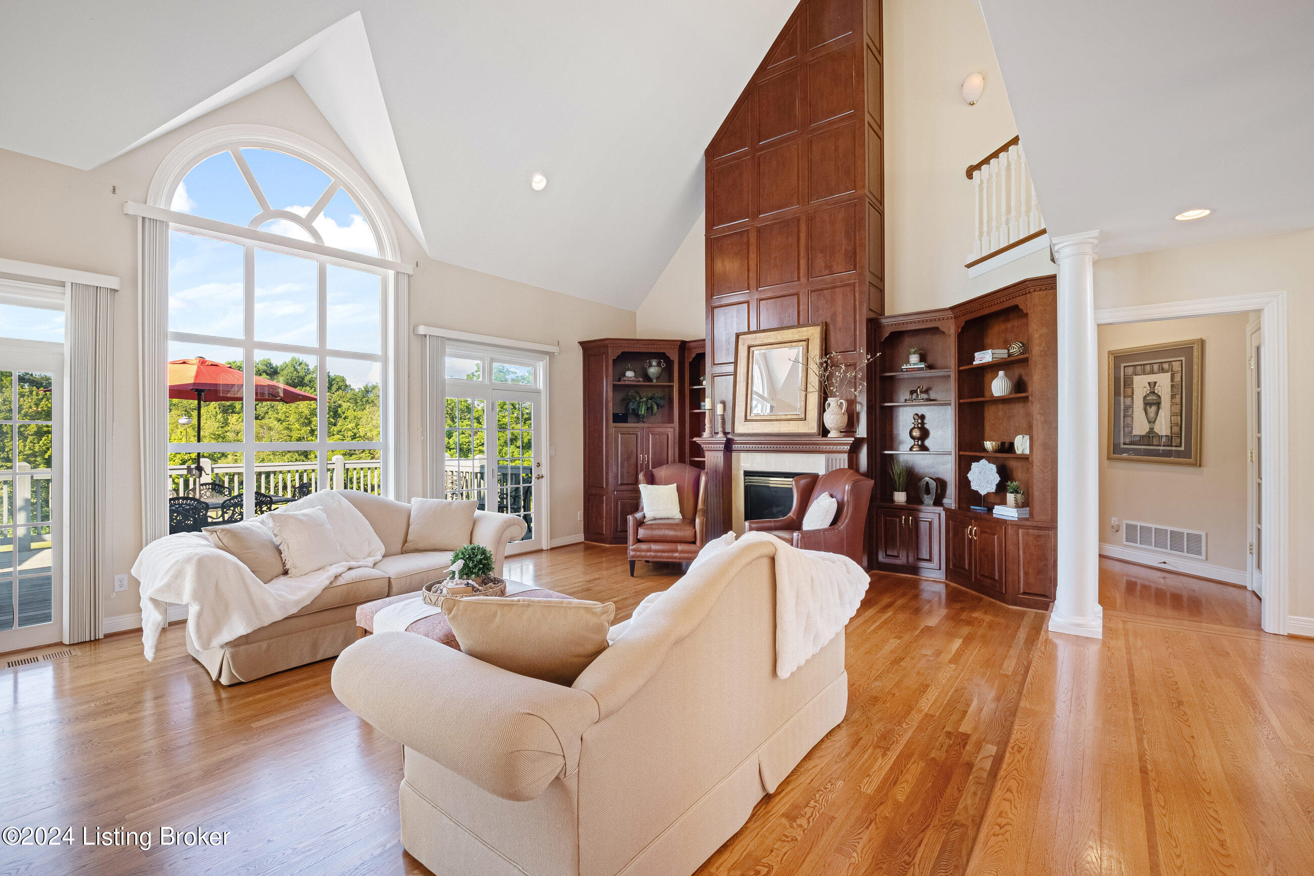 14702 Forest Oaks Dr, Louisville, Kentucky image 4