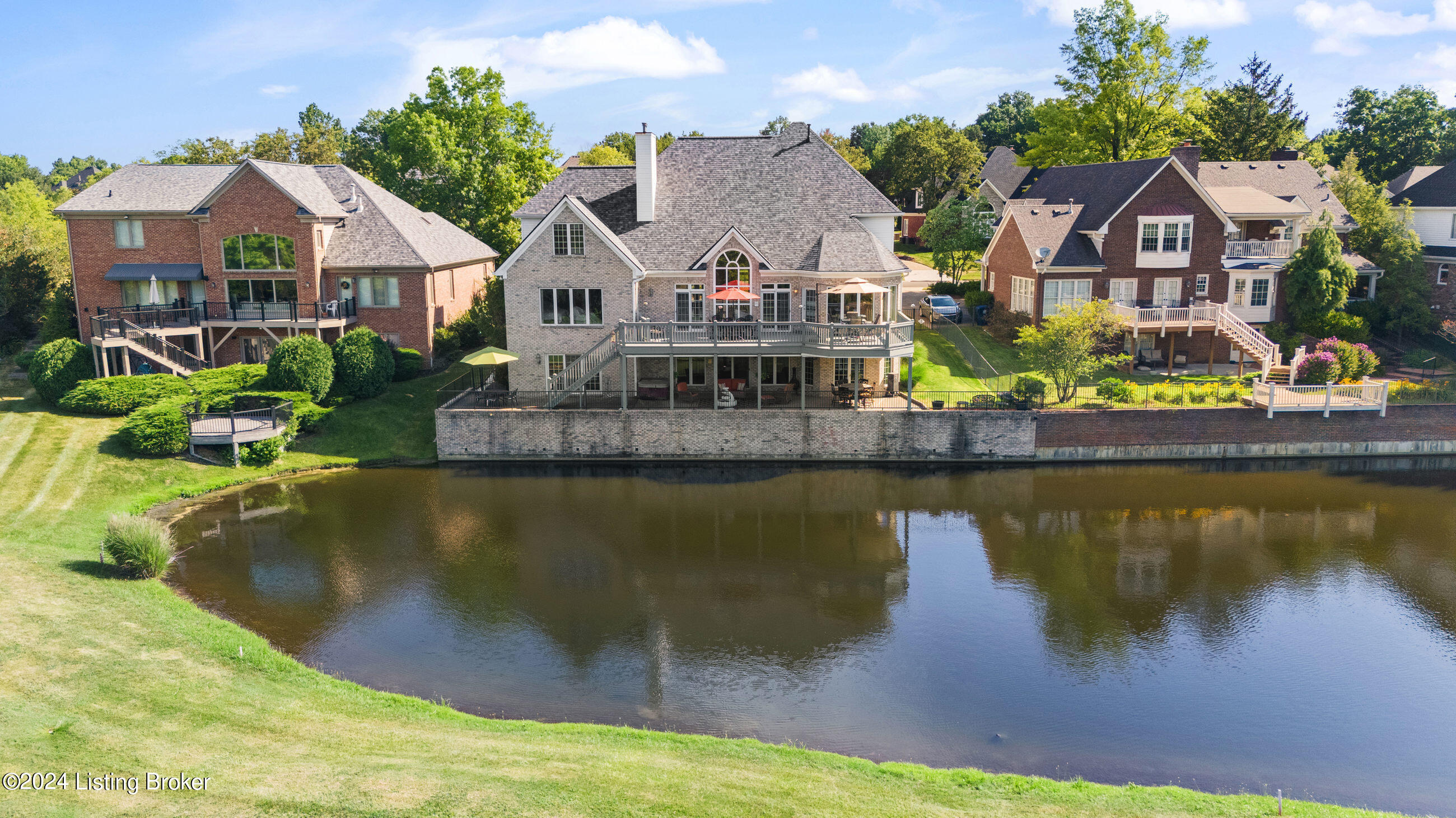 14702 Forest Oaks Dr, Louisville, Kentucky image 2
