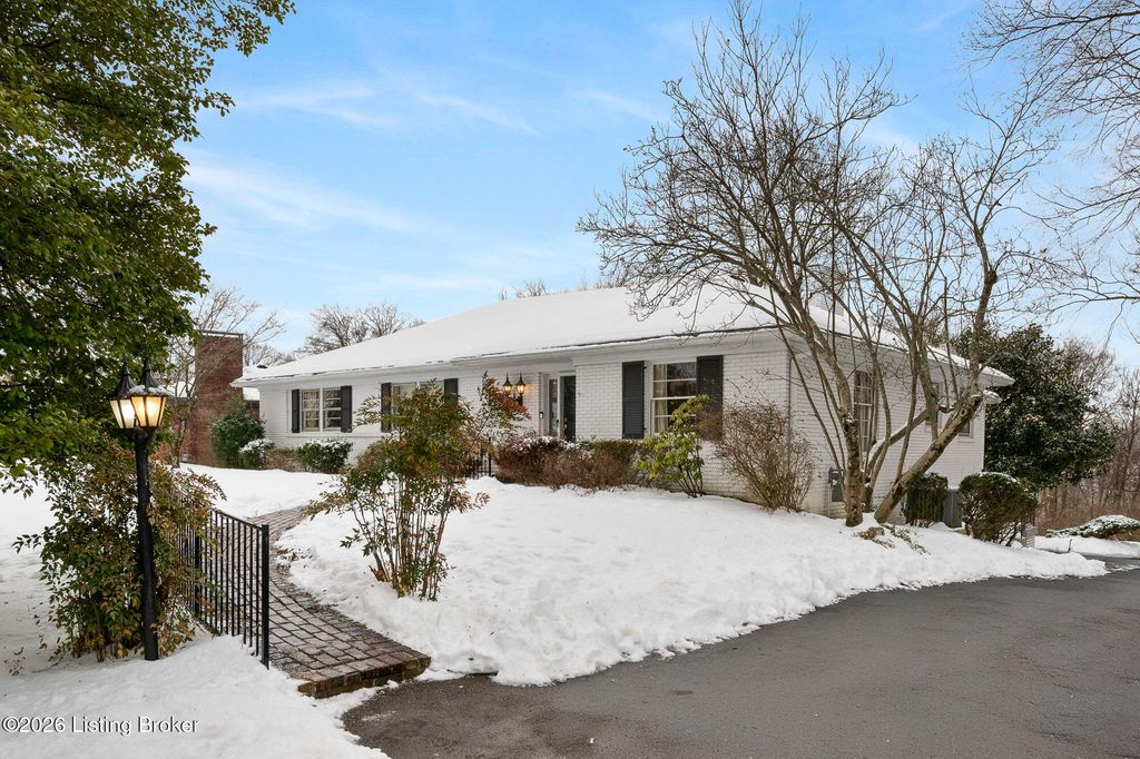 Photo of 202 Sequoya Rd, Louisville, KY 40207 (MLS # 1706845)