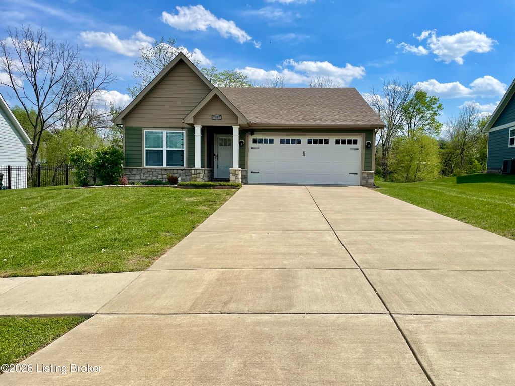 Photo of 7997 Pikewood Field Way, Louisville, KY 40219 (MLS # 1714115)