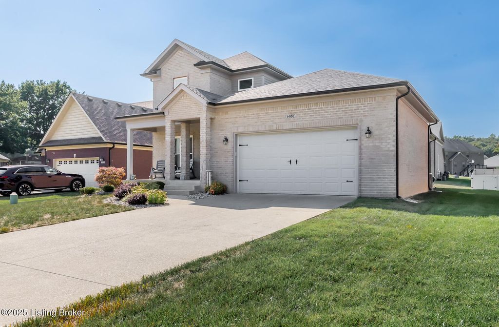 Photo of 1406 Parkridge Pkwy, Louisville, KY 40214 (MLS # 1717451)