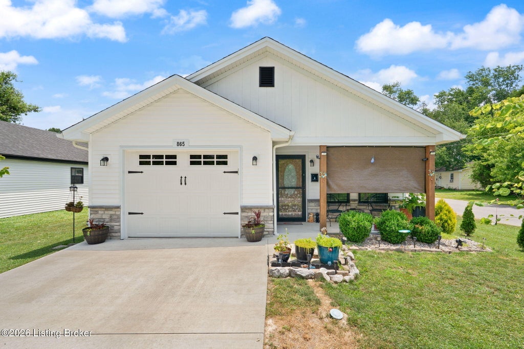 Photo of 865 S Main St, Scottsburg, IN 47170 (MLS # 1720405)