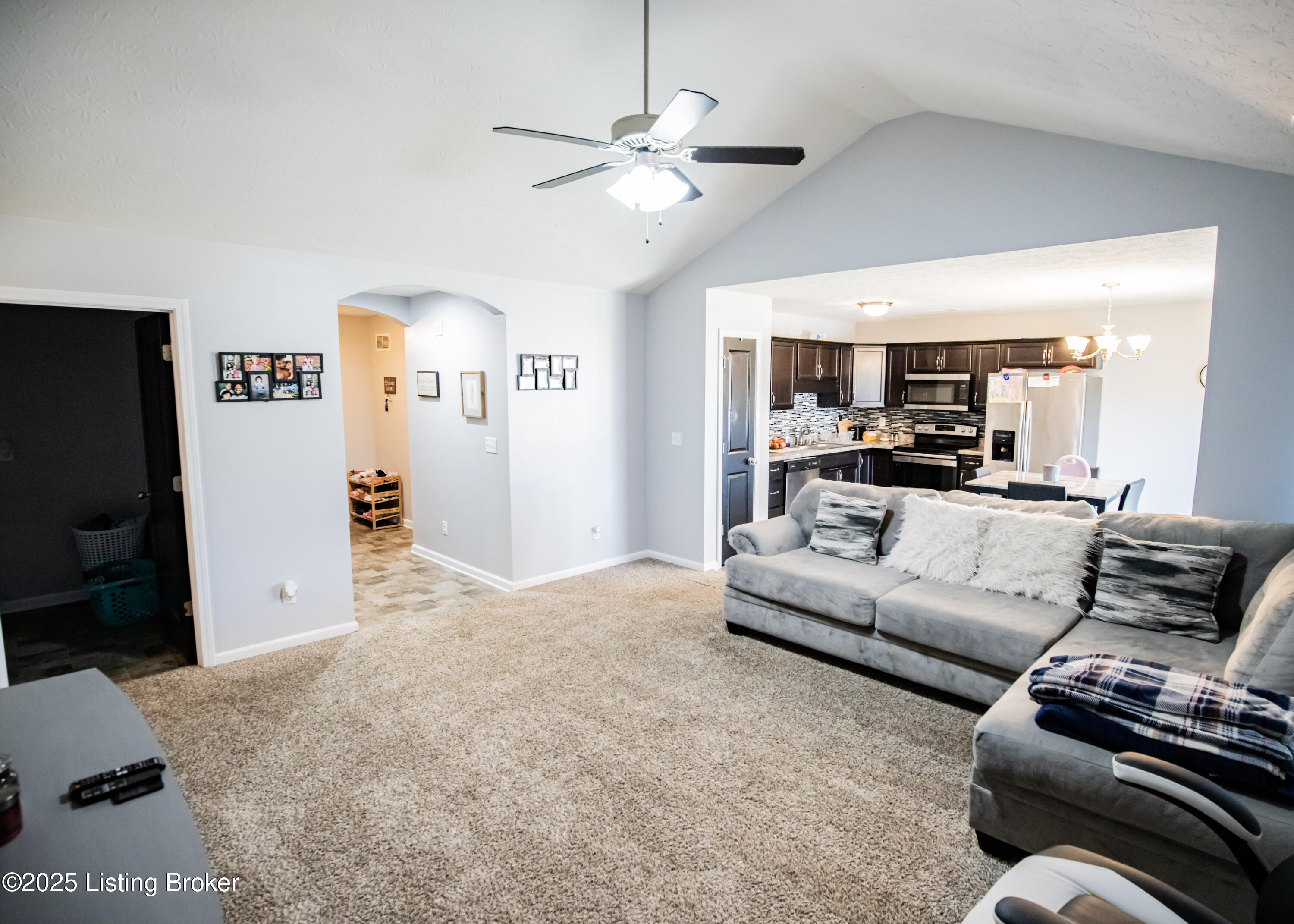208 Gadwall Ct, Shepherdsville, Kentucky image 8