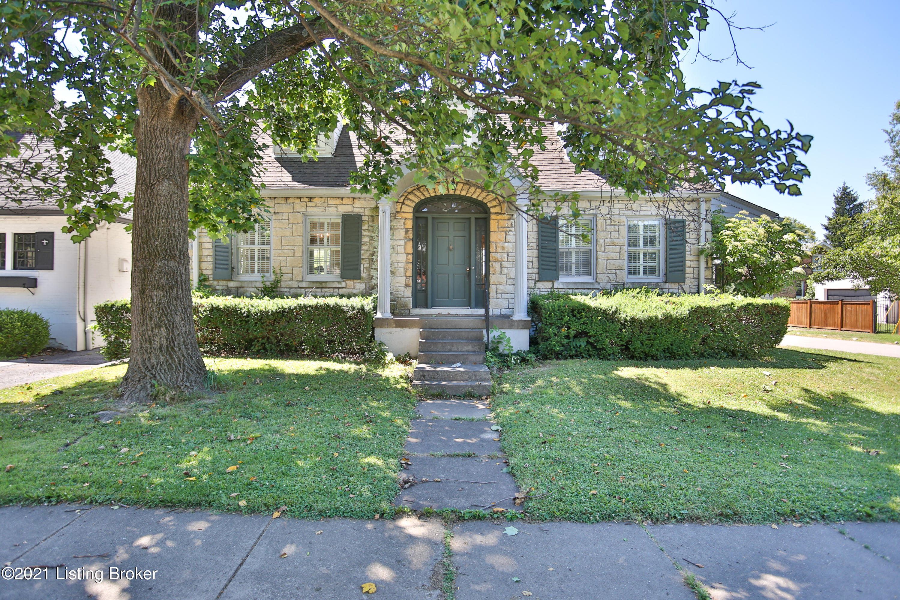 Photo 1 of 38 — 3420 Lexington Rd, Louisville, KY 40207