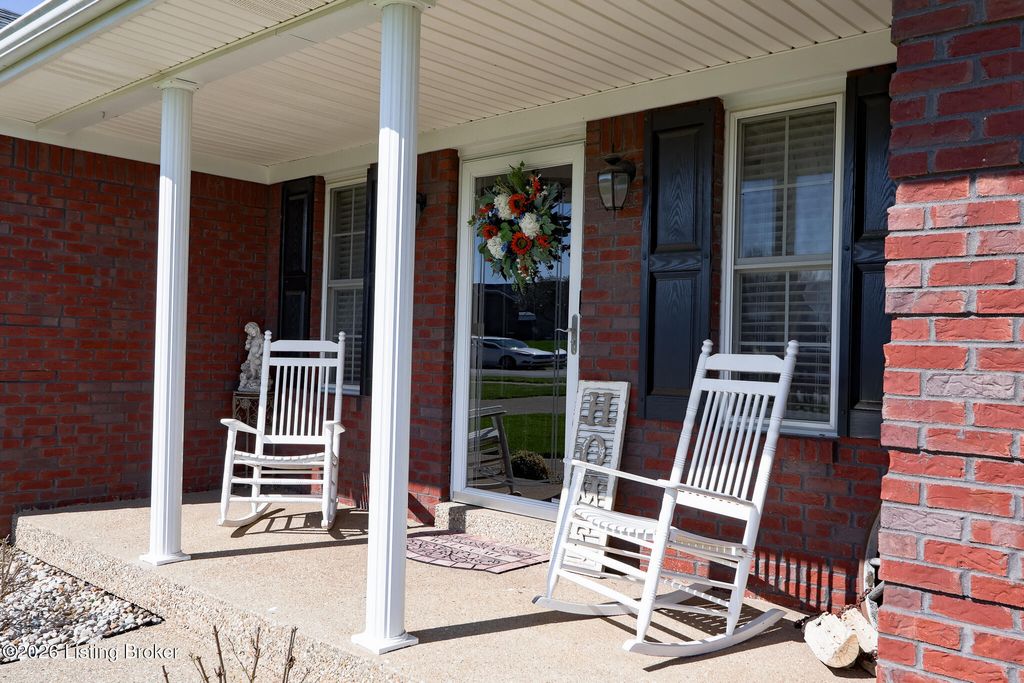 Photo of 264 Forest Ridge Dr, Mt Washington, KY 40047 (MLS # 1712266)