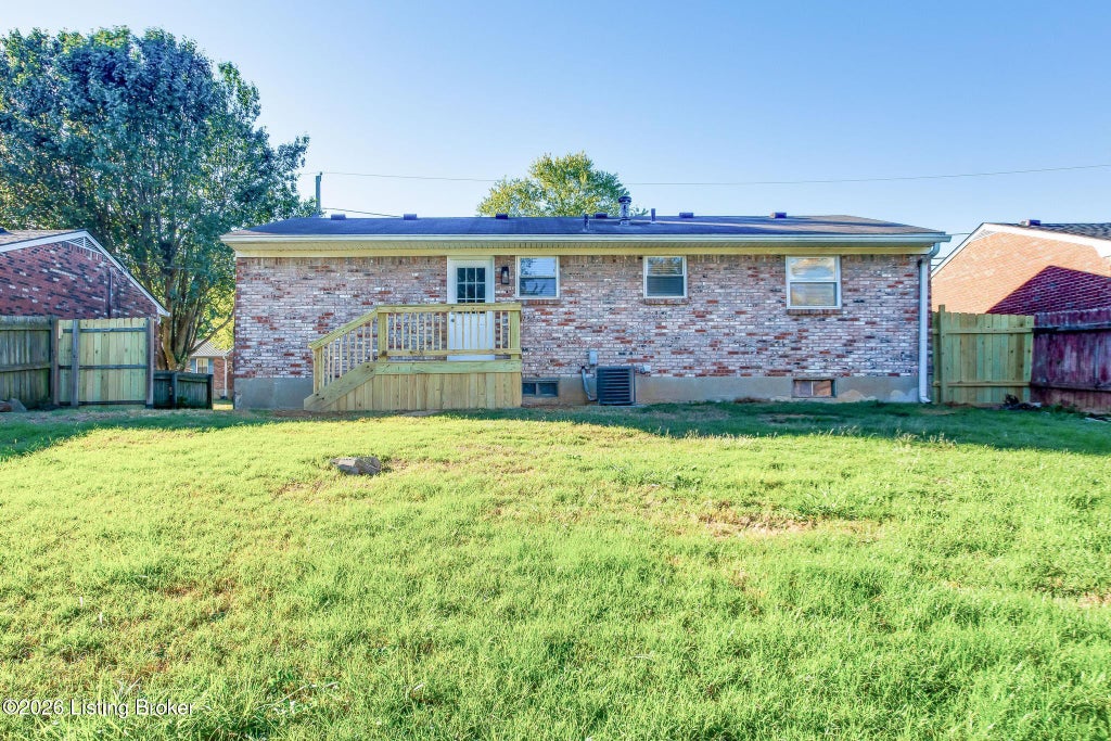 Photo of 400 S Steedland Dr, Louisville, KY 40229 (MLS # 1732779)