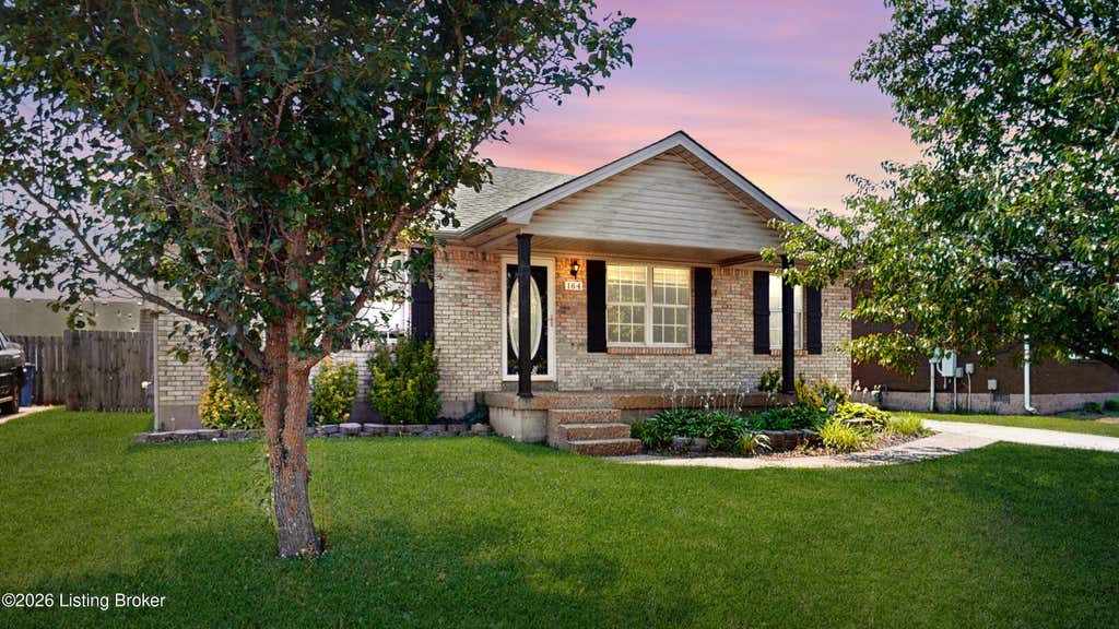 Photo of 164 Drake Dr, Shepherdsville, KY 40165 (MLS # 1722569)