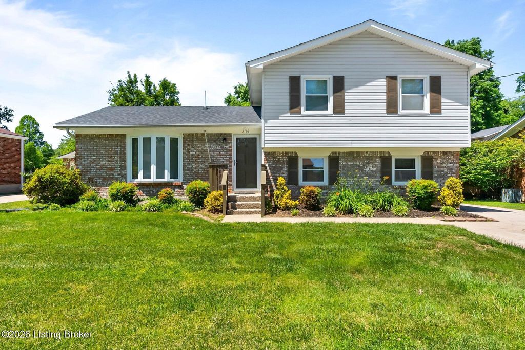 Photo of 3716 Longview Rd, Louisville, KY 40299 (MLS # 1717386)