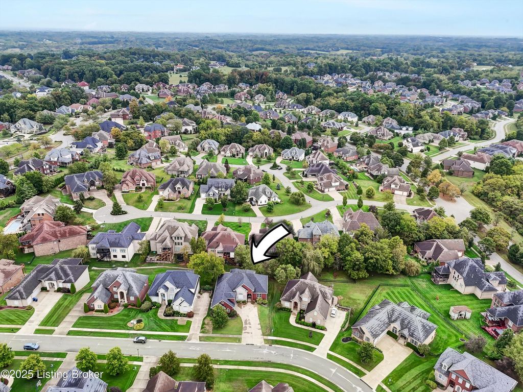 Photo of 18741 Willington Cir, Louisville, KY 40245 (MLS # 1705502)