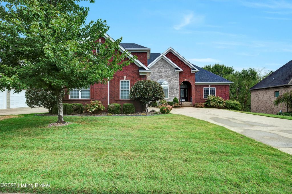 Photo of 18741 Willington Cir, Louisville, KY 40245 (MLS # 1705502)